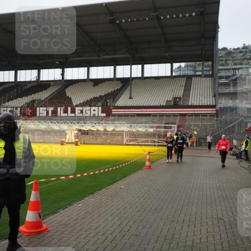 07.12.2025 - St. Pauli X-Mass-Run No. 15 Fabian Wolf http://msf.ph/oto/9414604 07.12.2025 11:23:17 Ziel 21, 69, 714, 1141, 2023, 2373, 2821, 2823, 4249, 4824 meine-sportfotos.de