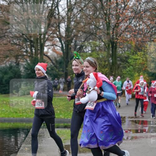 07.12.2025 - St. Pauli X-Mass-Run No. 15 Michael Burmester http://msf.ph/oto/9414626 07.12.2025 10:05:10 Laufen 538, 2029, 060 meine-sportfotos.de