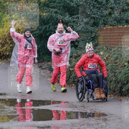 07.12.2025 - St. Pauli X-Mass-Run No. 15 Michael Burmester http://msf.ph/oto/9414628 07.12.2025 11:49:23 Laufen 4382, 4381, 2591 meine-sportfotos.de