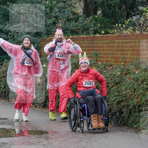 07.12.2025 - St. Pauli X-Mass-Run No. 15 Michael Burmester http://msf.ph/oto/9414634 07.12.2025 11:49:26 Laufen 4382, 4381, 2591 meine-sportfotos.de