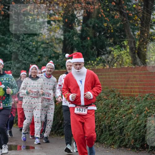 07.12.2025 - St. Pauli X-Mass-Run No. 15 Michael Burmester http://msf.ph/oto/9414638 07.12.2025 10:05:12 Laufen 2540, 2541, 15, 1631 meine-sportfotos.de
