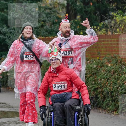 07.12.2025 - St. Pauli X-Mass-Run No. 15 Michael Burmester http://msf.ph/oto/9414646 07.12.2025 11:49:30 Laufen 4382, 15, 4381, 44, 15, 2591 meine-sportfotos.de