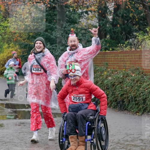 07.12.2025 - St. Pauli X-Mass-Run No. 15 Michael Burmester http://msf.ph/oto/9414648 07.12.2025 11:49:31 Laufen 4382, 15, 15, 2591 meine-sportfotos.de