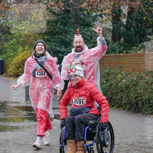 07.12.2025 - St. Pauli X-Mass-Run No. 15 Michael Burmester http://msf.ph/oto/9414655 07.12.2025 11:49:32 Laufen 4382, 15, 2591 meine-sportfotos.de