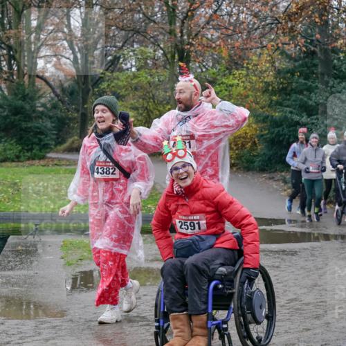 07.12.2025 - St. Pauli X-Mass-Run No. 15 Michael Burmester http://msf.ph/oto/9414661 07.12.2025 11:49:33 Laufen 4382, 31, 2591, 3866 meine-sportfotos.de