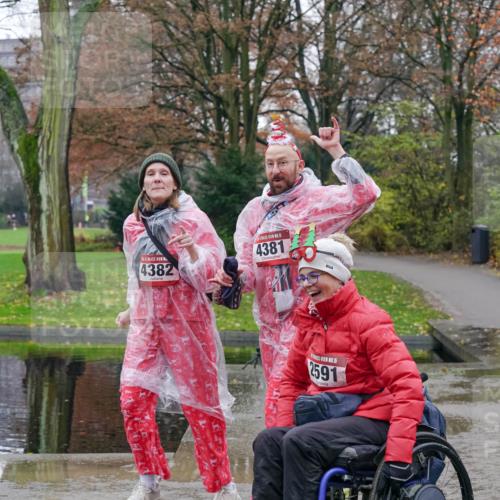 07.12.2025 - St. Pauli X-Mass-Run No. 15 Michael Burmester http://msf.ph/oto/9414667 07.12.2025 11:49:34 Laufen 4382, 4381, 15, 2591 meine-sportfotos.de