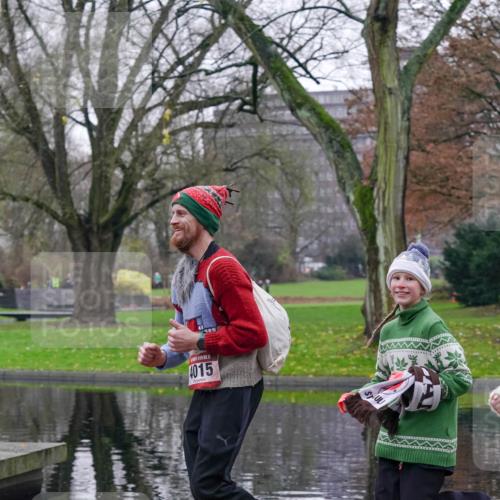 07.12.2025 - St. Pauli X-Mass-Run No. 15 Michael Burmester http://msf.ph/oto/9414681 07.12.2025 11:49:43 Laufen 4015, 40141 meine-sportfotos.de