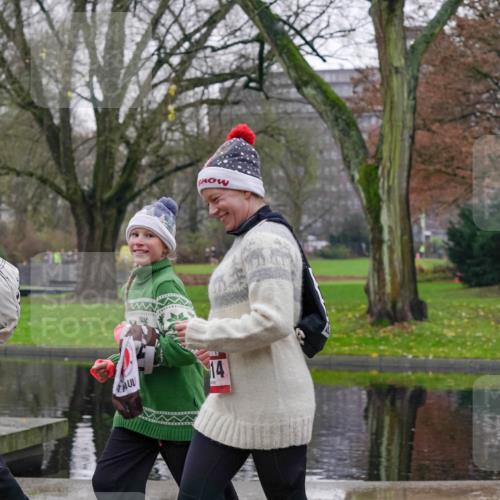 07.12.2025 - St. Pauli X-Mass-Run No. 15 Michael Burmester http://msf.ph/oto/9414684 07.12.2025 11:49:43 Laufen 115, 14 meine-sportfotos.de
