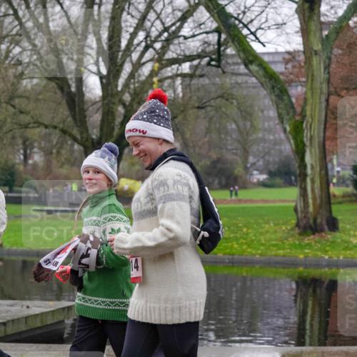 07.12.2025 - St. Pauli X-Mass-Run No. 15 Michael Burmester http://msf.ph/oto/9414687 07.12.2025 11:49:43 Laufen 115, 14 meine-sportfotos.de