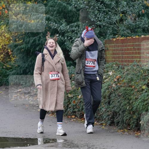 07.12.2025 - St. Pauli X-Mass-Run No. 15 Michael Burmester http://msf.ph/oto/9414696 07.12.2025 11:52:03 Laufen 3775, 3776 meine-sportfotos.de