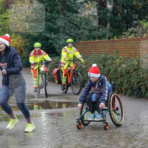 07.12.2025 - St. Pauli X-Mass-Run No. 15 Michael Burmester http://msf.ph/oto/9414732 07.12.2025 11:53:51 Laufen 855, 3860 meine-sportfotos.de