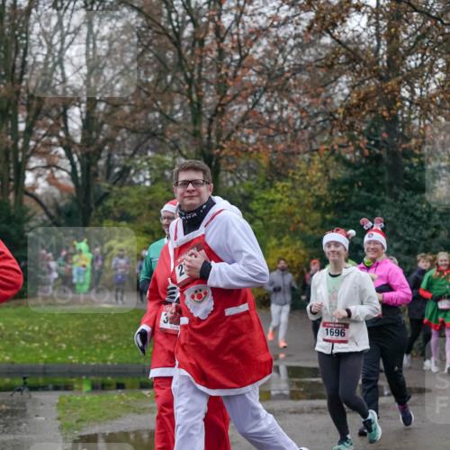 07.12.2025 - St. Pauli X-Mass-Run No. 15 Michael Burmester http://msf.ph/oto/9414749 07.12.2025 10:05:21 Laufen 3, 1696 meine-sportfotos.de
