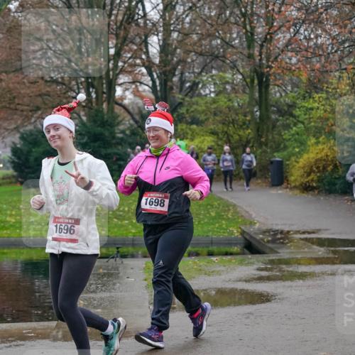 07.12.2025 - St. Pauli X-Mass-Run No. 15 Michael Burmester http://msf.ph/oto/9414768 07.12.2025 10:05:23 Laufen 15, 1696, 1698 meine-sportfotos.de