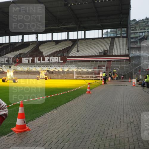 07.12.2025 - St. Pauli X-Mass-Run No. 15 Fabian Wolf http://msf.ph/oto/9414813 07.12.2025 11:23:50 Ziel 593, 2387, 2389, 2409, 3071, 3190, 3191 meine-sportfotos.de