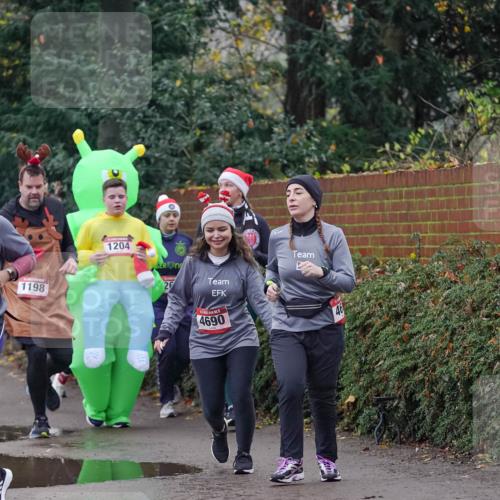 07.12.2025 - St. Pauli X-Mass-Run No. 15 Michael Burmester http://msf.ph/oto/9414819 07.12.2025 10:05:38 Laufen 1198, 1204, 26, 4690 meine-sportfotos.de