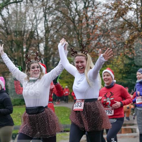 07.12.2025 - St. Pauli X-Mass-Run No. 15 Michael Burmester http://msf.ph/oto/9414890 07.12.2025 10:05:52 Laufen 5, 33, 792, 4037 meine-sportfotos.de