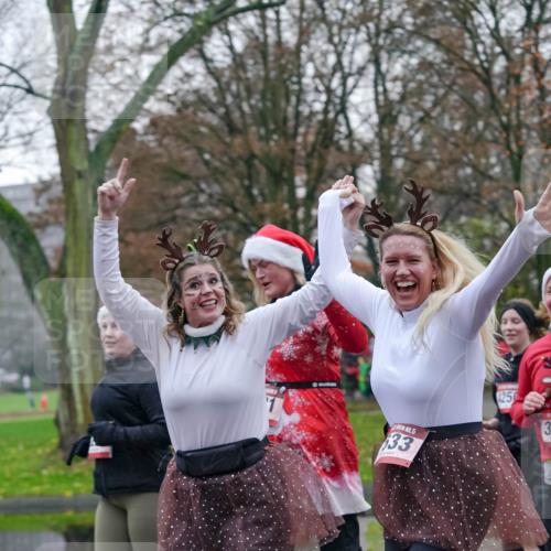 07.12.2025 - St. Pauli X-Mass-Run No. 15 Michael Burmester http://msf.ph/oto/9414893 07.12.2025 10:05:52 Laufen 5, 33, 1250, 31 meine-sportfotos.de