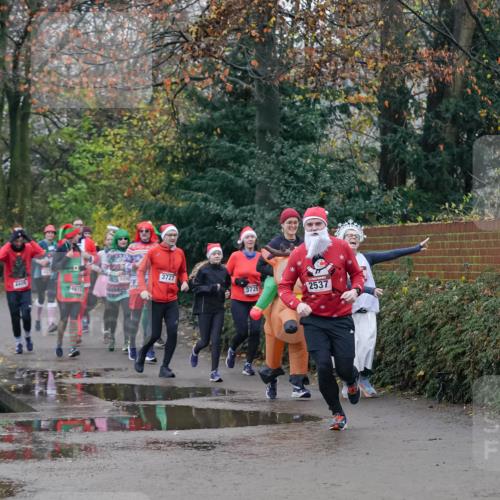 07.12.2025 - St. Pauli X-Mass-Run No. 15 Michael Burmester http://msf.ph/oto/9414899 07.12.2025 10:05:54 Laufen 6077, 1611, 3727, 3729, 2537 meine-sportfotos.de
