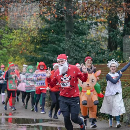 07.12.2025 - St. Pauli X-Mass-Run No. 15 Michael Burmester http://msf.ph/oto/9414902 07.12.2025 10:05:54 Laufen 5, 2537, 02 meine-sportfotos.de