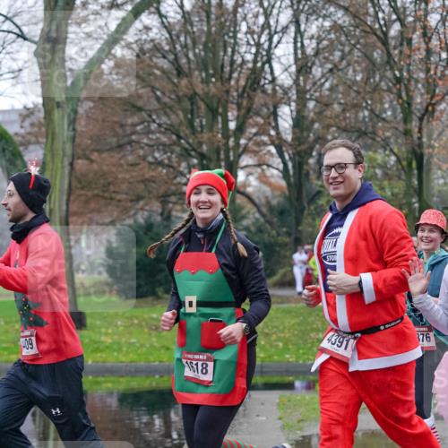 07.12.2025 - St. Pauli X-Mass-Run No. 15 Michael Burmester http://msf.ph/oto/9414957 07.12.2025 10:06:04 Laufen 09, 1618, 4391, 376 meine-sportfotos.de