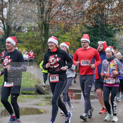 07.12.2025 - St. Pauli X-Mass-Run No. 15 Michael Burmester http://msf.ph/oto/9415022 07.12.2025 10:06:17 Laufen 594, 5, 601, 15, 3209, 2912 meine-sportfotos.de