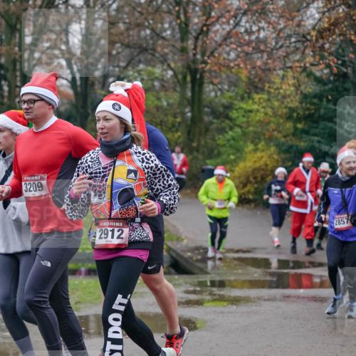 07.12.2025 - St. Pauli X-Mass-Run No. 15 Michael Burmester http://msf.ph/oto/9415028 07.12.2025 10:06:19 Laufen 3209, 2912, 2857 meine-sportfotos.de