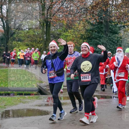 07.12.2025 - St. Pauli X-Mass-Run No. 15 Michael Burmester http://msf.ph/oto/9415034 07.12.2025 10:06:20 Laufen 2857, 45, 2863, 4334 meine-sportfotos.de