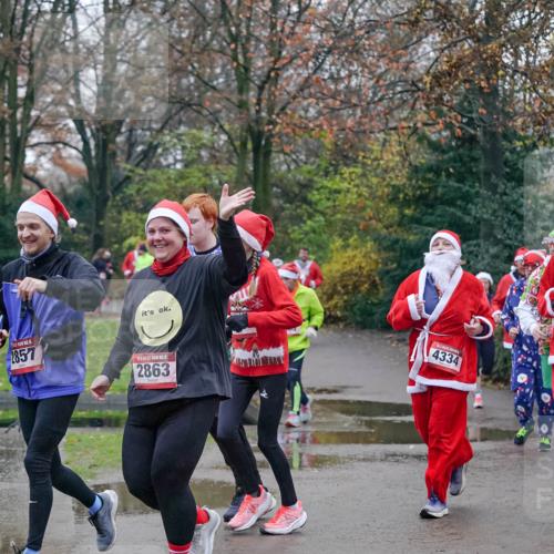 07.12.2025 - St. Pauli X-Mass-Run No. 15 Michael Burmester http://msf.ph/oto/9415036 07.12.2025 10:06:21 Laufen 2857, 15, 2863, 4334 meine-sportfotos.de