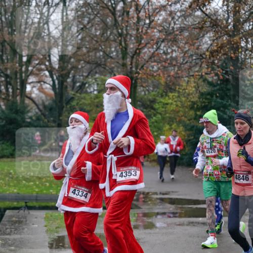 07.12.2025 - St. Pauli X-Mass-Run No. 15 Michael Burmester http://msf.ph/oto/9415041 07.12.2025 10:06:22 Laufen 15, 4334, 15, 4353, 4520, 4846 meine-sportfotos.de