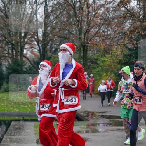 07.12.2025 - St. Pauli X-Mass-Run No. 15 Michael Burmester http://msf.ph/oto/9415042 07.12.2025 10:06:22 Laufen 4334, 15, 4353, 4520, 4846 meine-sportfotos.de