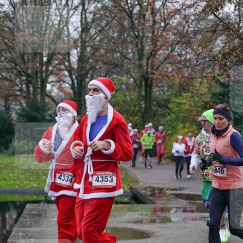 07.12.2025 - St. Pauli X-Mass-Run No. 15 Michael Burmester http://msf.ph/oto/9415043 07.12.2025 10:06:22 Laufen 15, 4334, 15, 4353, 45, 4846 meine-sportfotos.de
