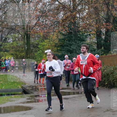 07.12.2025 - St. Pauli X-Mass-Run No. 15 Michael Burmester http://msf.ph/oto/9415050 07.12.2025 10:06:30 Laufen 234, 1330, 4527 meine-sportfotos.de