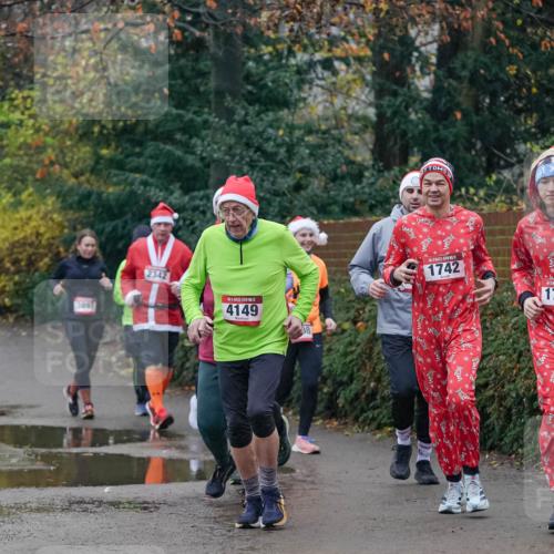 07.12.2025 - St. Pauli X-Mass-Run No. 15 Michael Burmester http://msf.ph/oto/9415058 07.12.2025 10:06:32 Laufen 3897, 2342, 15, 4149, 38, 1742, 17 meine-sportfotos.de