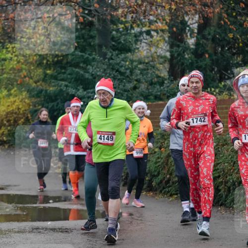 07.12.2025 - St. Pauli X-Mass-Run No. 15 Michael Burmester http://msf.ph/oto/9415059 07.12.2025 10:06:32 Laufen 3897, 2341, 15, 4149, 998, 1742, 17 meine-sportfotos.de