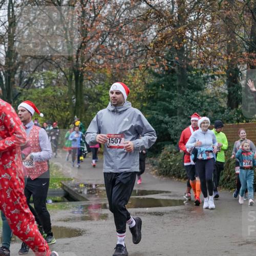 07.12.2025 - St. Pauli X-Mass-Run No. 15 Michael Burmester http://msf.ph/oto/9415072 07.12.2025 10:06:35 Laufen 1308, 1507, 689, 2345 meine-sportfotos.de