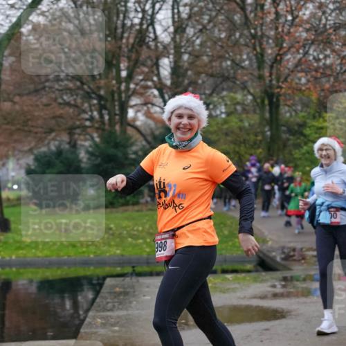 07.12.2025 - St. Pauli X-Mass-Run No. 15 Michael Burmester http://msf.ph/oto/9415081 07.12.2025 10:06:38 Laufen 5, 998, 00 meine-sportfotos.de