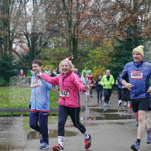 07.12.2025 - St. Pauli X-Mass-Run No. 15 Michael Burmester http://msf.ph/oto/9415121 07.12.2025 10:06:47 Laufen 1944, 1942, 15, 4065 meine-sportfotos.de
