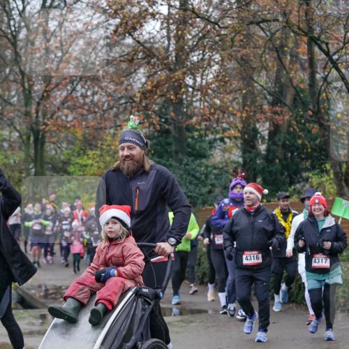 07.12.2025 - St. Pauli X-Mass-Run No. 15 Michael Burmester http://msf.ph/oto/9415133 07.12.2025 10:06:49 Laufen 470, 4316, 4317 meine-sportfotos.de