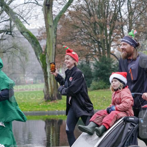 07.12.2025 - St. Pauli X-Mass-Run No. 15 Michael Burmester http://msf.ph/oto/9415137 07.12.2025 10:06:50 Laufen  meine-sportfotos.de
