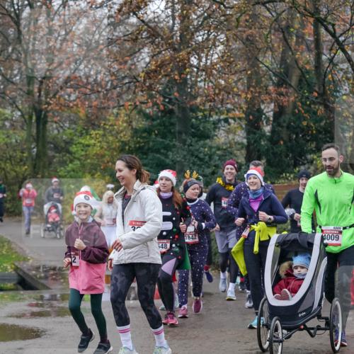 07.12.2025 - St. Pauli X-Mass-Run No. 15 Michael Burmester http://msf.ph/oto/9415166 07.12.2025 10:06:59 Laufen 30, 148, 1842, 4009, 4009 meine-sportfotos.de