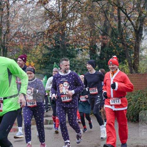 07.12.2025 - St. Pauli X-Mass-Run No. 15 Michael Burmester http://msf.ph/oto/9415173 07.12.2025 10:07:01 Laufen 09, 9, 699, 1842, 3115, 1015, 4702, 1012 meine-sportfotos.de