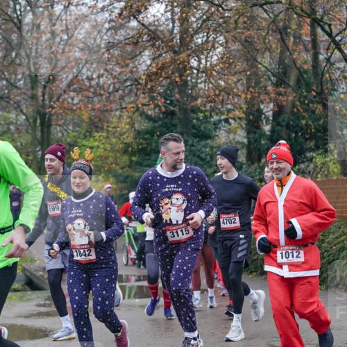07.12.2025 - St. Pauli X-Mass-Run No. 15 Michael Burmester http://msf.ph/oto/9415175 07.12.2025 10:07:01 Laufen 699, 1842, 3115, 4702, 1012 meine-sportfotos.de