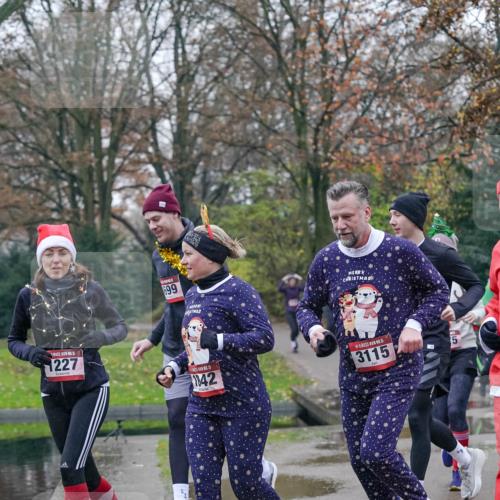 07.12.2025 - St. Pauli X-Mass-Run No. 15 Michael Burmester http://msf.ph/oto/9415179 07.12.2025 10:07:02 Laufen 15, 1227, 699, 15, 1842, 15, 3115 meine-sportfotos.de