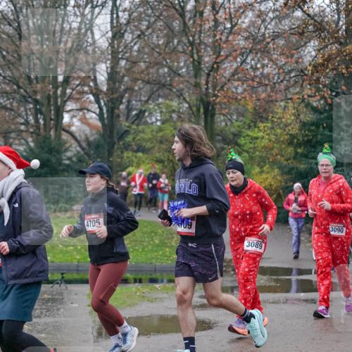 07.12.2025 - St. Pauli X-Mass-Run No. 15 Michael Burmester http://msf.ph/oto/9415188 07.12.2025 10:07:04 Laufen 4705, 9409, 3089, 3090 meine-sportfotos.de