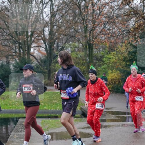 07.12.2025 - St. Pauli X-Mass-Run No. 15 Michael Burmester http://msf.ph/oto/9415190 07.12.2025 10:07:04 Laufen 4705, 4709, 3089, 3090 meine-sportfotos.de