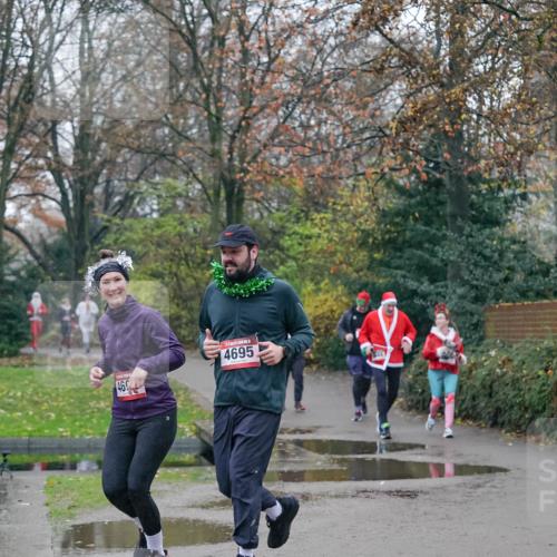 07.12.2025 - St. Pauli X-Mass-Run No. 15 Michael Burmester http://msf.ph/oto/9415202 07.12.2025 10:07:14 Laufen 469, 4695 meine-sportfotos.de