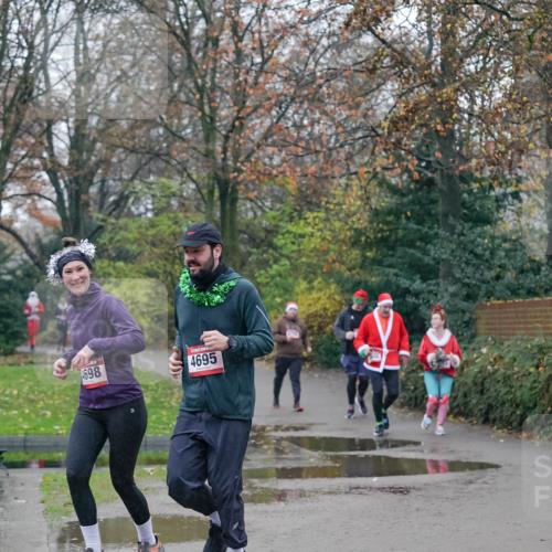 07.12.2025 - St. Pauli X-Mass-Run No. 15 Michael Burmester http://msf.ph/oto/9415203 07.12.2025 10:07:14 Laufen 698, 4695 meine-sportfotos.de