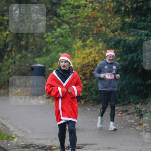 07.12.2025 - St. Pauli X-Mass-Run No. 15 Michael Burmester http://msf.ph/oto/9415274 07.12.2025 10:07:54 Laufen 735 meine-sportfotos.de