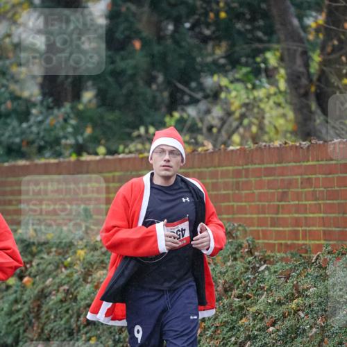 07.12.2025 - St. Pauli X-Mass-Run No. 15 Michael Burmester http://msf.ph/oto/9415279 07.12.2025 10:07:56 Laufen 45 meine-sportfotos.de