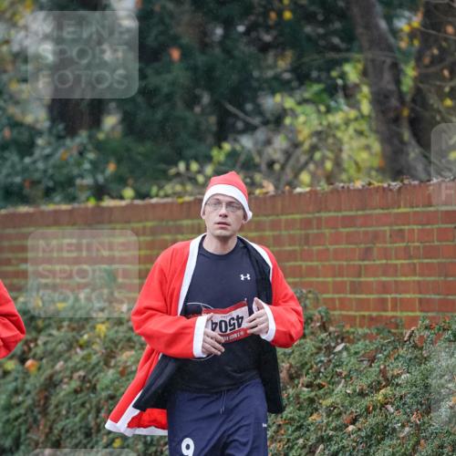 07.12.2025 - St. Pauli X-Mass-Run No. 15 Michael Burmester http://msf.ph/oto/9415280 07.12.2025 10:07:56 Laufen 4504, 9 meine-sportfotos.de